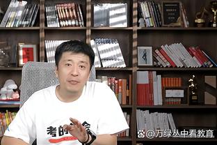 英超的裁判江湖：真瞎还是必须瞎，一只手让名哨尽成盲僧！